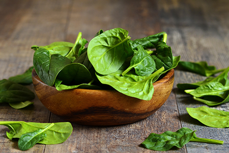 Chlorophyll: Smoothie aus grünem Blattgemüse & Wildkräutern